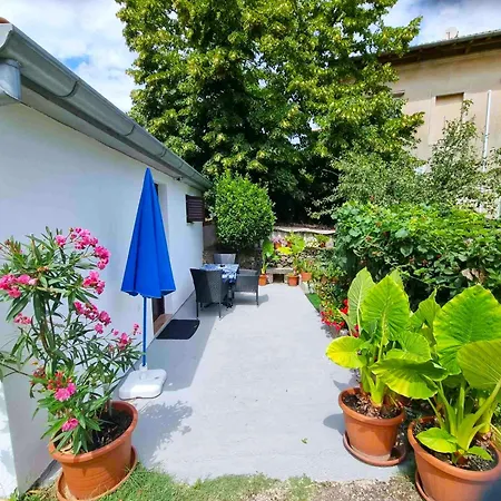 Garden - Two Bedroom Apartman *