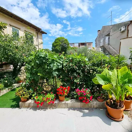 Apartman Garden - Two Bedroom *