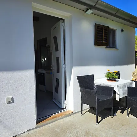 Garden - Two Bedroom