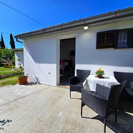 Garden - Two Bedroom Apartman *