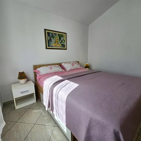Garden - Two Bedroom *