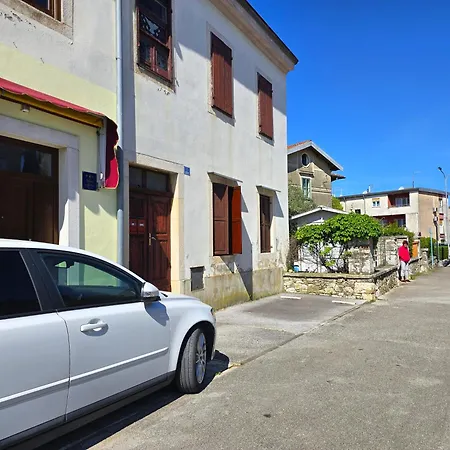 Garden - Two Bedroom Apartman